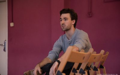 Warsztaty teatralne dla młodzieży jako sposób na zdobywanie nowych umiejętności